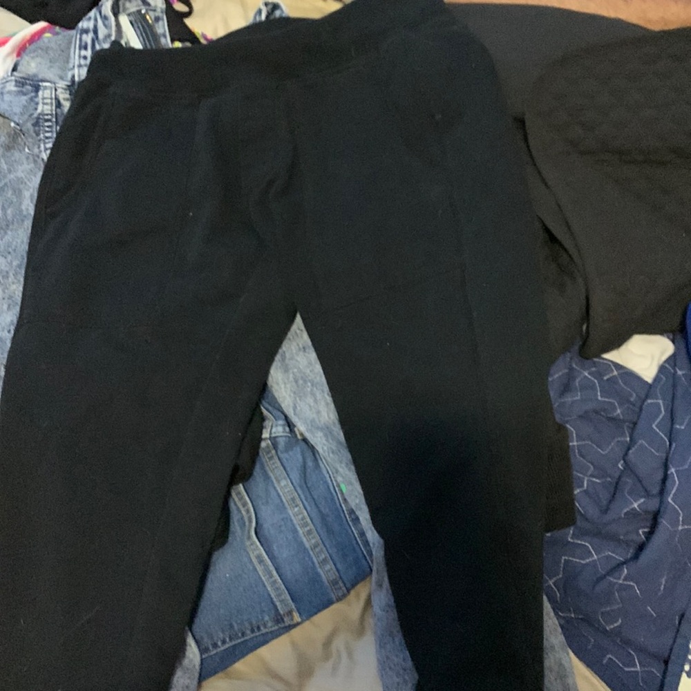 Super comfy black sweatpants ⭐️